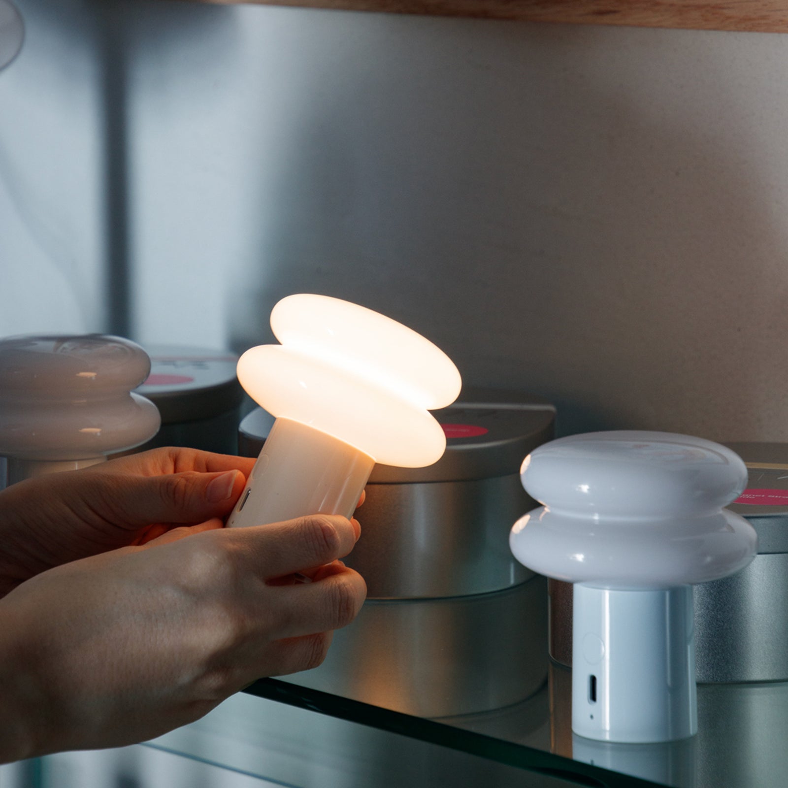 ILKW. Snowman 8 Portable (4 colors) – GENERAL FURNISHINGS & CO.