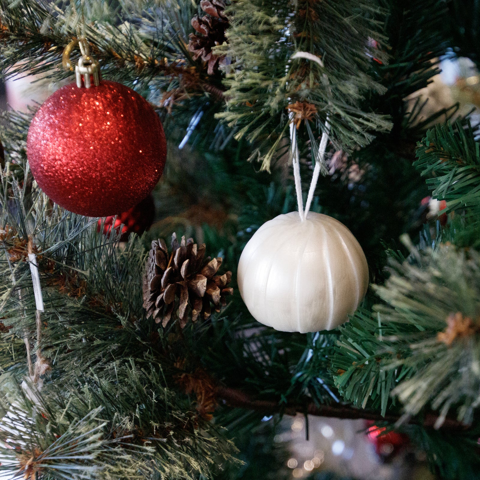 Christmas Ornament Candle – GENERAL FURNISHINGS & CO.