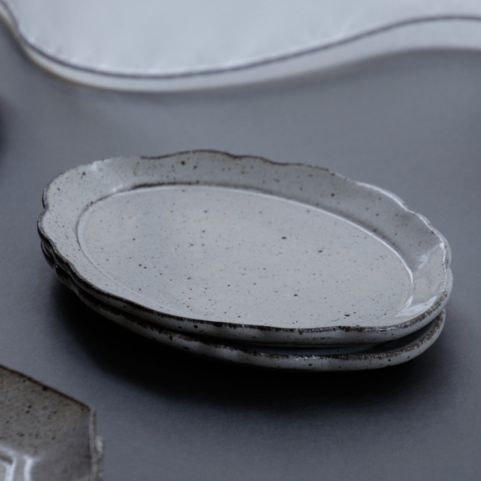 fru 楕円皿 19.5cm White – GENERAL FURNISHINGS & CO.